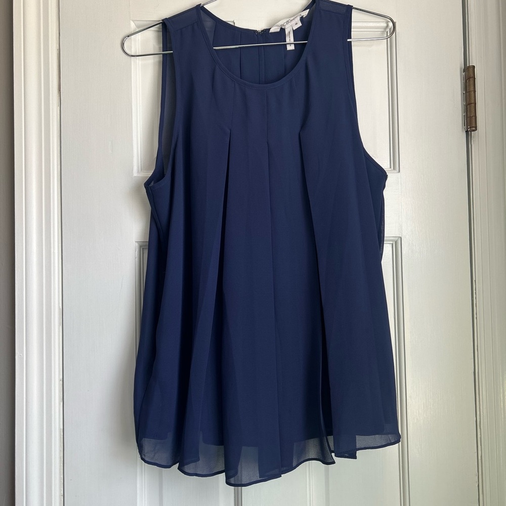 BCBGeneration Pleated Flowy Navy tank women’s size medium